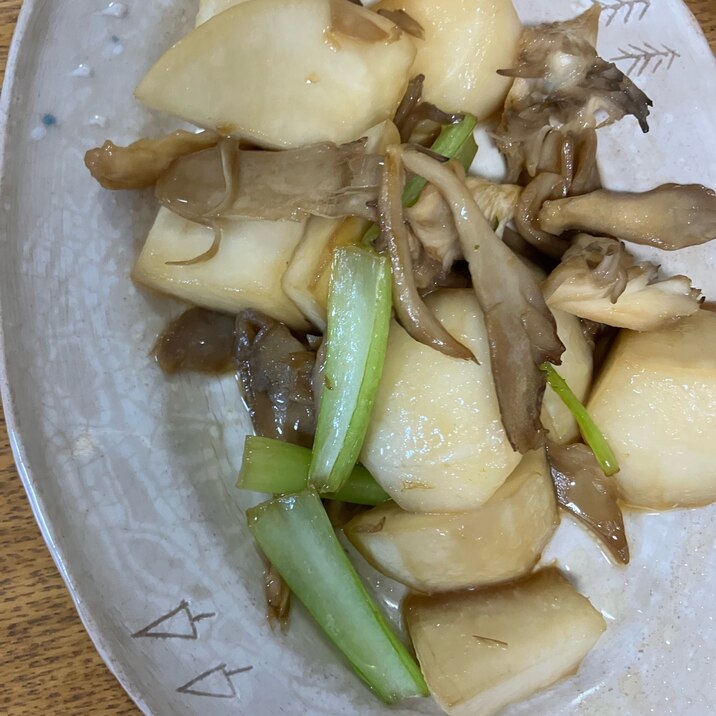 カブと舞茸のマーガリン炒め